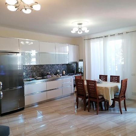 Holiday Center Apartment Shkodër Extérieur photo